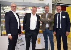 Kees Kranendonk, Johan Visser, Bram Nederlof en Mark Bruijn van Fruity Line voor de koeling