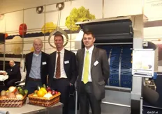 Adrian Morka, John de Groot, Lars Heuvelmans van Dofra Foodtec. Een nieuwe serie aardappelschillers werd geïntroduceerd.