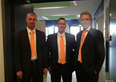 Het Orange DLS Team met bijpassende dassen