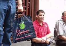 Echte groentenman Tonny van Eldik.