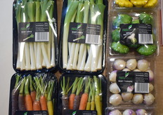 Het Zuid-Afrikaanse Fresh to Go met een aantal opvallende retail ready producten waaronder gekleurde bospeen en gele en groene patty pan pompoenen