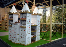 Stoffels Tomaten bouwde een kasteel om hun TomaDor tomaten te promoten