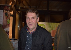 Walter Ansems van Kaasboerderij De Ruurhoeve waar ook groenten en fruit over de toonbank gaan