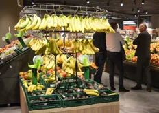 Bananen en exoten completeren het AGF-aanbod bij Ekeda Zurheide. 