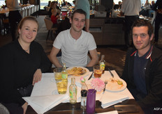 HAS-studenten Janinde de Bruijn, Koen Tomassen en Niels Vlemminx doen hun afstudeerproject bij GroentenFruit Huis over hoe de geopolitieke ontwikkelingen leiden tot verandering van de wereldwijde productie- en handelsstromen van groenten en fruit. De hulp uit de sector door middel van interviews is gewenst