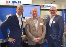 Fuji Packaging Benelux. Peter Matel, Peter de Kruijf, Ronald Collewet. Het bedrijf levert horizontale flowpackers voor bijvoorbeeld stuks verpakking.