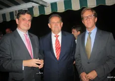 Daniel P. de Blocq van Scheltinga (Polarwide Ltd), Paul J.M. de Korff de Gidts (Deputy Consul Generaal) en Wifred Mohr (Consul Generaal)