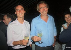 Het team van Van der Hoeven Horticultural Products. Rechts Directeur Peter Spaans en links Olivier de Koster