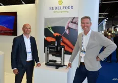 Dennis Schipper en Peter Nieuwkerk van Budelfood bij de 3D Foodprinter. Dit najaar zullen ze live gaan met de printer