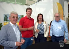 Ger Kamps (FloraZon Vastgoed) met Peter Vaessen (Rabobank Venlo) en Marion Fondeel en Lex Ebus van Daily Trade Fair