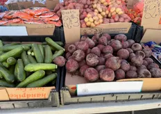 ook harde groenten als aardappelen, wortelen en bieten zijn op de Haymarket te vinden