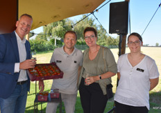 Marc Ehlert (Gebr van Aarle), Ron van der Lugt (Looye Kwekers), Karin van Aspert (Gebr van Aarle) en Laura Hettema (Looye Kwekers)