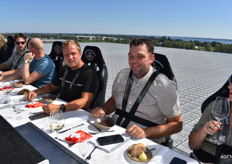 Uw verslaggever ter plaatse