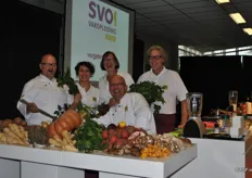 Studenten en docenten van SVO experimenteren in het Smaaktheater met de vergeten groenten.
