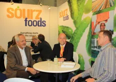 Sourz Foods levert uitjes en augurken, vooral onder private label. In het midden: Marcel Schers, CEO
