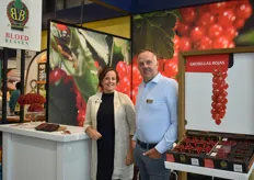 Eefje en Chris Bloed van Bloedbessen. Dit seizoen een mooie maat, mooi product en 10 jaar aanwezig op de Fruit Attraction.