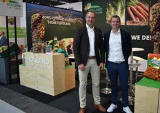Henry Beugels en Nathan Rommens van Holland Agri Food. Lotte Roskam was in gesprek met klanten. Export van uien, aardappelen en wortelen uit o.a. eigen teelt.