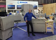Ivo Luijckx van Jasa Packaging Solutions in de stand van distribiteur Bialca.