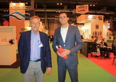 "Fred Zuidgeest van Zuidkoop (links) en Ton Willemse van Intra Service. Intra Service is o.a. verantwoordelijk voor de marketing van Beurzen. "Ton: Er zit een mooie groei in de Fruit Attraction van zo'n 25%. Ik ben verantwoordelijk voor de Benelux en daar zie ik ook een stijging in het aantal deelnemers en meters."