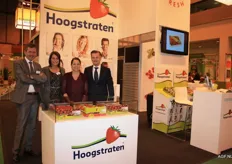 Het lachende team van Hoogstraten: V.l.n.r.: Directeur Gaston Opdekamp, Leen Matthé, Natalie Snijers en Jan Engelen