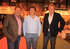 In het gangpad liepen veel bezoekers die ook graag op de foto wilden. V.l.n.r.: Nico Schaft (888) Marcel van Eeuwijk (Aqui) en Ad Pollux (Aqui)