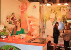 Rijk Zwaan had een aparte stand voor het saladeconcept Love my salad. Hiermee is het bedrijf wereldwijd actief. Op de foto: Jolanda