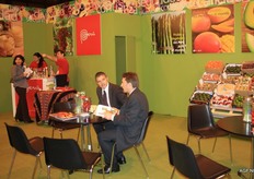 Ook Peru was aanwezig met haar veelzijdige producten. Tweede van rechts: Max Gunther Cornejo