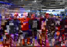 Mark Snel, Daan Sturm, Hugo Huijbers en Sander Bruins Slot van AGF/FreshPlaza poseren met Jeffrey Hoogland