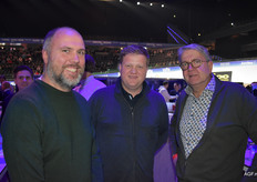 Donnie van den Berg en Anton Filippo van LBP met Robbert Leisink van Fruitful-Berries