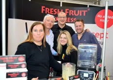 In alle drukte snel op de foto, het team van Fresh Fruit Express.