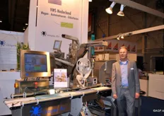 Patrick van der Vegt van VWS Nederland. Hij poseerde bij de Octopus Ace, weeg/prijs/etiketteermachine.