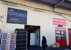 Tomatex, een specialist in tomaten (links) en rechts Opakowania, een verpakkingsspecialist