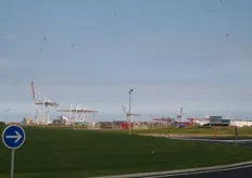 Aankomst in Duinkerke. Maersk heeft hiereen grote terminal.