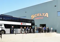 Aankomst met de bus op het FreshPark Venlo alwaar Scelta Essenza sinds ongeveer juli 2018 gevestigd is.