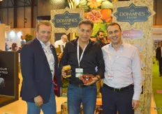Marcel van der Linden en Sidi Khiter van RedStar met de Marokkaanse leverancier Boubker Zahni van Les Domaines Export
