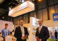 Nico van Vliet en zijn Spaanse collega Miguel Sanchez, die hun beursdebuut onder de naam Bayer maakten met de merken Seminis en De Ruiter