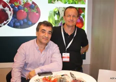 Arnold Heemskerk (rechts) van Frutas Esther uit Huelva met een klant uit Murcia