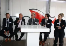 Paneldiscussie met Jan van der Graaf (MSC), Cees Bruinink (Cornelis Vrolijk), Gerald Müller (Capespan), Marc Gnurlandino (Maersk) en Chayenne Wiskerke (Wiskerke Onions).