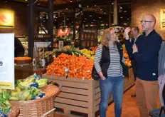 Sanne van der Veer (Van Nature) en Mark Versluis van Harvest House bij de Foodmarkt Amsterdam