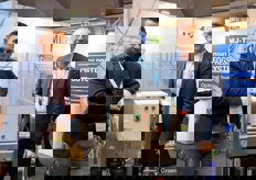 Peter van den Bemd en Ruud van Aperen van MJ-Tech Fogsystems. Dit jaar worden er veel komkommerkwekerijen voorzien van nevelinstallaties.