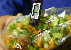 Temperatuur wordt bij de inpakmachine gemeten.