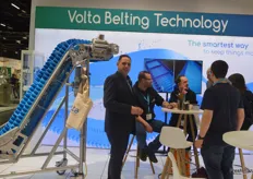 Volta Belting Technology levert bandsystemen voor de levensmiddelenindustrie.