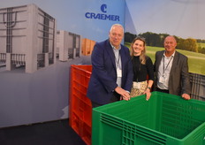 Thomas Göbel, Laura Zweers en Bart Vandekerkhof van Craemer. Kunststof bakken, pallets en kisten.