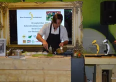 Chefkok Niven Kunz van Restaurant Niven in Rijkwijk gaf een Kookdemonstratie en deed de prijsuitreiking bij de verkiezing Beste Groenteman 2014