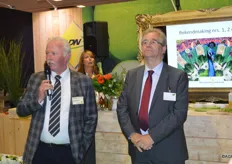 Dick Meulblok en Henk Achterhuis van AGF-Detailhandel Nederland (ADN) en Centrale Vereniging Ambulante handel(CVAH)