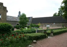 Monumentale kasteelboerderij behoort tot de eigendommen van de familie Stollenwerk.