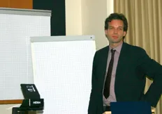 Dr. Ralph GÃ¤bler, Invivo GmbH, hield een lezing over â€œKontinuierliche QualitÃ¤tsmessung pflanzlicher Produkte - Neue MÃ¶glichkeiten fÃ¼r die Praxisâ€œ.