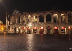 's avonds is er nog tijd om de stad Verona te verkennen. Het hotel staat vlakbij het amfitheater.