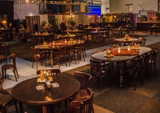 De hal was keurig aangekleed