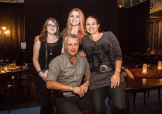 Rene met z'n dochters